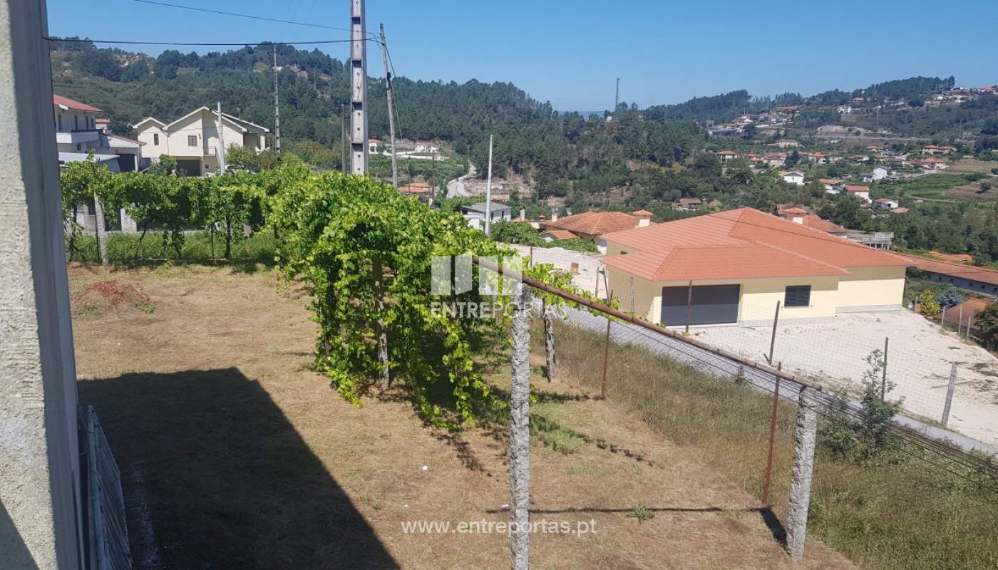Venda Propriedade com 3 habitações, Padronelo, Amarante