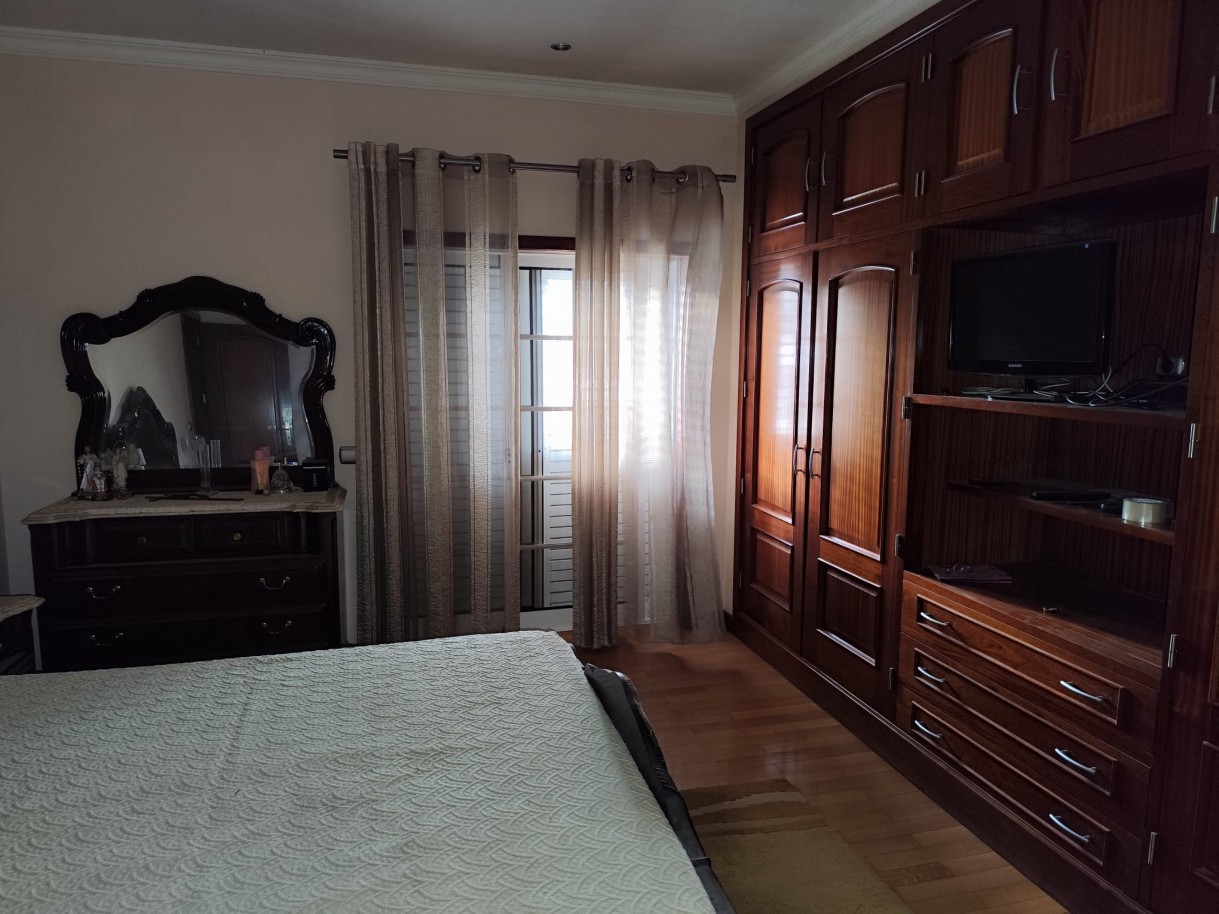 whatsapp-image-2025-10-01-at-163758-2jpeg