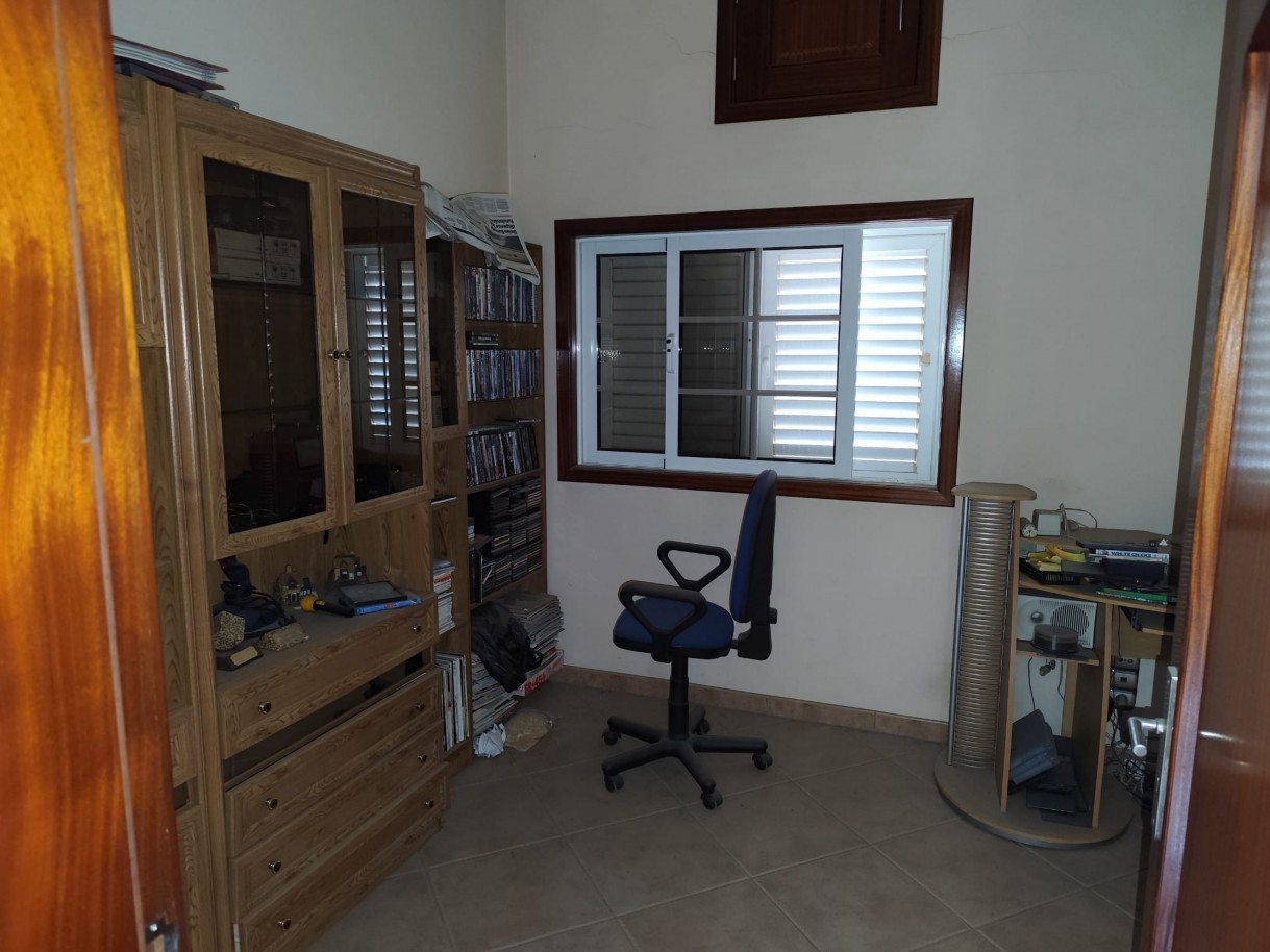 whatsapp-image-2025-10-01-at-163758-8jpeg