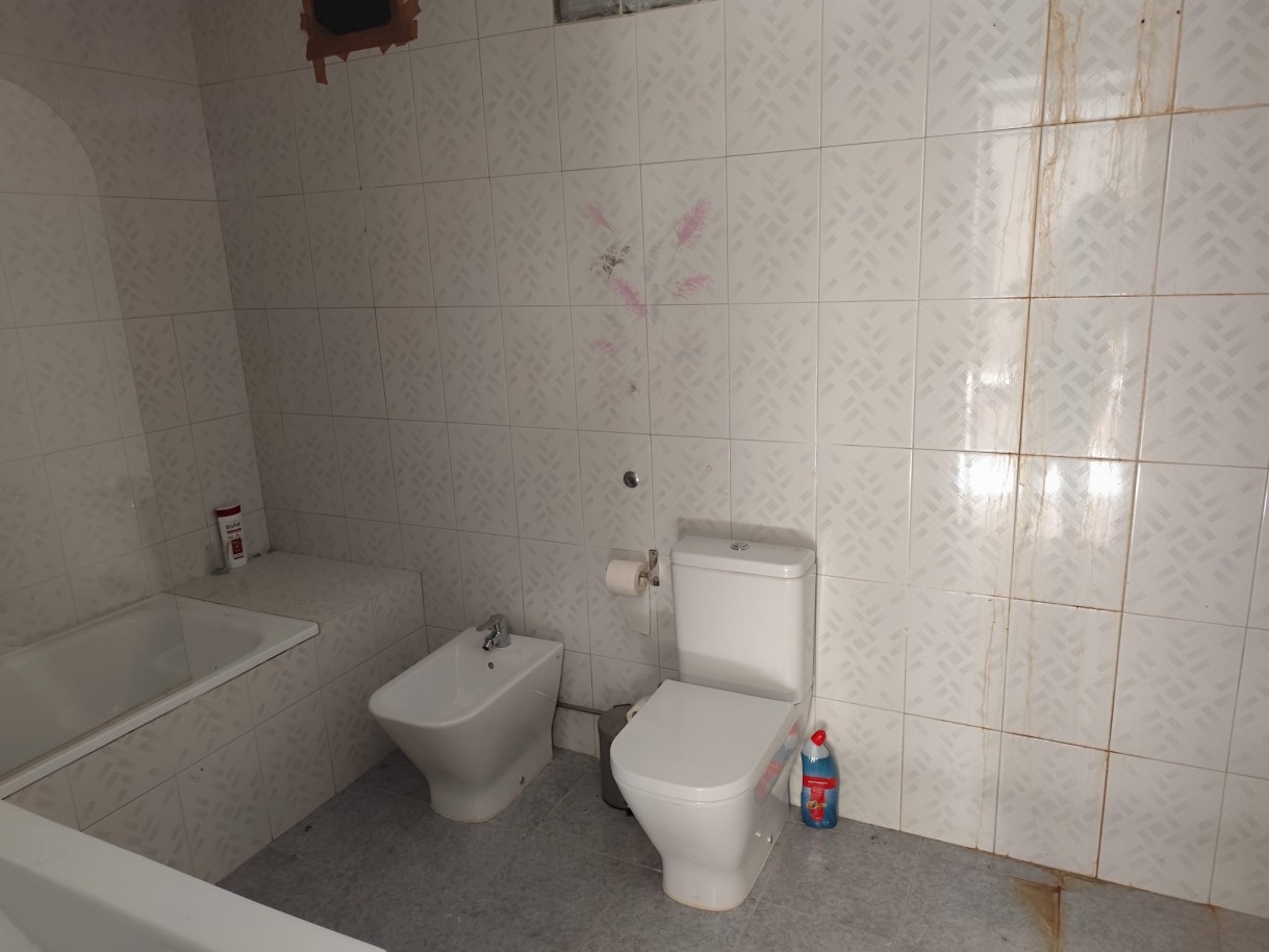 whatsapp-image-2025-10-01-at-164609-8jpeg